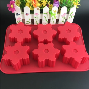 Red 6-cavity snowflake silicone baking mold for Christmas cakes and DIY crafts