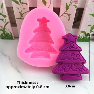 Detail view of the Christmas tree silicone mold showing 0.8cm thickness and dimensions