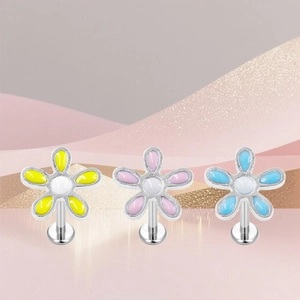 Set di tre piercing labret in acciaio inossidabile con fiori in smalto colorato
