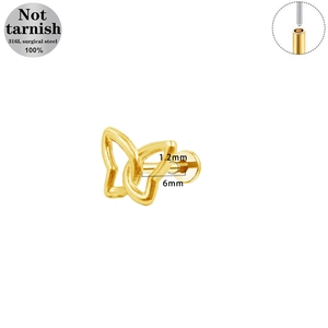 Detailansicht eines goldenen Schmetterlings-Labret-Steckers aus 316L-Chirurgenstahl