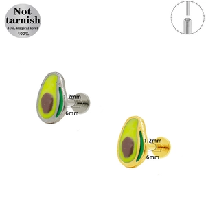 Detailansicht der Avocado-Emaille-Piercings aus 316L Chirurgenstahl-Material