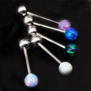 Lot de 5 piercings de langue en acier chirurgical 316L avec opales colorées sur fond noir