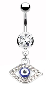 Nahaufnahme von silbernem Evil-Eye-Bauchnabelpiercing mit blauem Zirkon und Kristallen