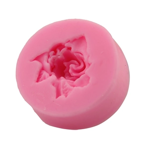 Vue détaillée du moule en silicone rose 3D en forme de rose pour la pâtisserie et savon
