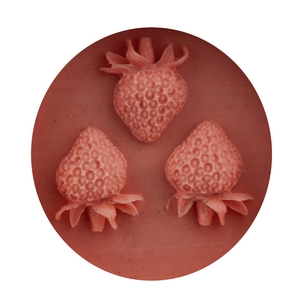 Moule de cuisson en silicone avec 3 fraises réalistes pour fondant et gâteaux