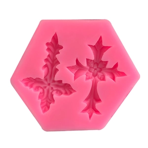 Rosa sechseckige Silikonform mit zwei gotischen Blumenkreuzen für DIY Backen und Basteln