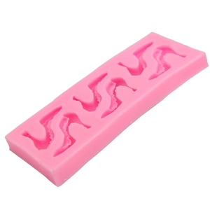 Stampo in silicone rosa con sei dettagliate forme di cavalluccio marino per dolci e saponi