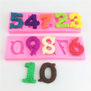 Détail de moules en silicone chiffres 0-9 avec relief baroque pour fondant et chocolat