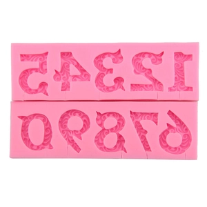 Lot de deux moules en silicone rose chiffres 0-9 avec motifs floraux décoratifs en relief