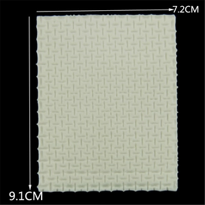 Silicone texture mat for fondant and clay with woven grid pattern measuring 7.2x9.1cm