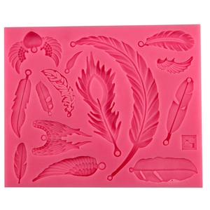 Rosa Silikonform mit detaillierten Federn und Engelsflügeln für DIY-Kuchendekorationen