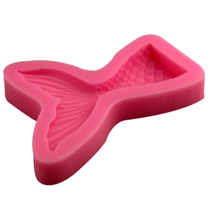 Stampo in silicone a coda di sirena rosa con scaglie dettagliate per decorazione torte