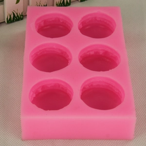 Rosafarbene 3D Silikonform mit 6 Mulden für Macarons und Seifen, Draufsicht
