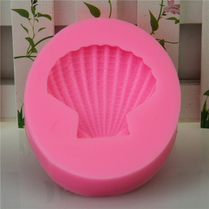 Pink shell shaped silicone mold for DIY chocolate fondant and resin ocean theme craft