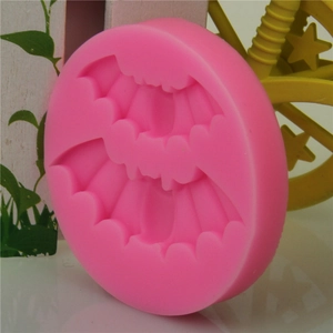 Pink silicone mold with two bat patterns for Halloween fondant cake baking and DIY crafts