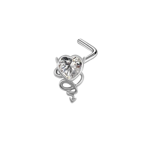 Macro di piercing al naso a L con zircone a cuore e dettagli con corna da diavolo