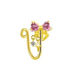 Detailansicht eines goldenen Nasenrings mit rosa Herzsteinen Schleife und Stern-Anhänger