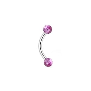Vue détaillée du piercing barbell courbé avec boules acryliques pailletées violettes