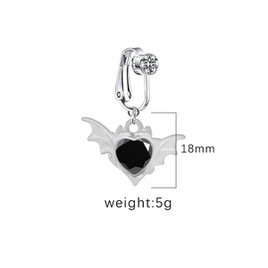 Zilveren vleermuisvleugel hart clip-on sieraad met 18mm hoogte en 5g gewicht details