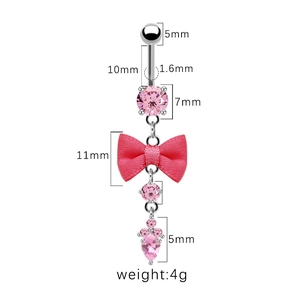 Detailansicht der Abmessungen von rosa Schleife Bauchnabelpiercing mit Herz-Zirkon