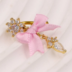 Piercing de ombligo dorado con lazo rosa y circonita cúbica colgante en forma de gota