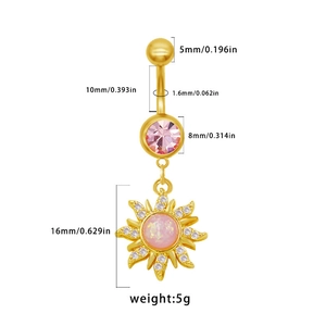Détail de piercing nombril doré avec pendentif soleil opale rose et dimensions précises