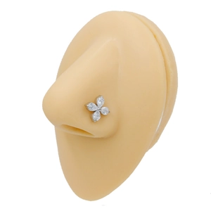 Piercing per naso a L con fiore a quattro petali e zirconi marquise chiari
