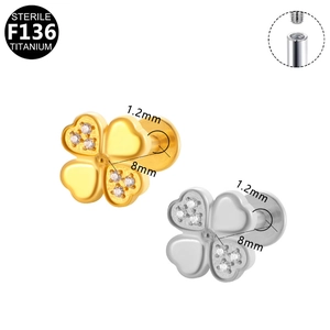 Detailansicht von G23 Titan Kleeblatt Labret Steckern mit Zirkon in Gold und Silber