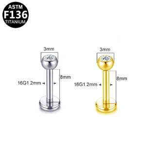 Macro-opname van ASTM F136 titanium 16G labret-studs met 3mm heldere zirkoon-stenen
