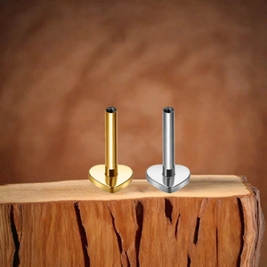 F136 Titanium labret studs met hartvormige basis in goud en zilver voor body piercings