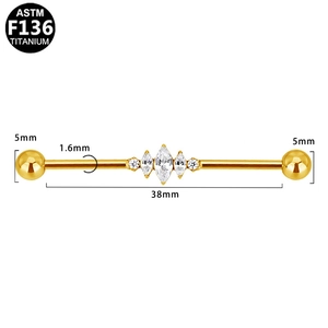 Detail van ASTM F136 titanium industrial barbell met marquise kristallen, lengte 38mm