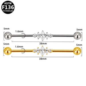 Macro-detail van F136 titanium industriële piercing met marquise zirkonia in 38mm