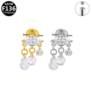 Pendientes de titanio F136 con rosca interna y cristales de marquesina y lágrima