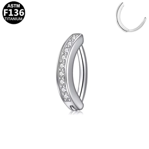 Detail von ASTM F136 Titan Bauchnabelpiercing mit Scharnierstruktur und Zirkonia-Besatz