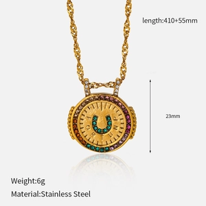 Détails du pendentif fer à cheval doré en acier inoxydable avec strass et dimensions