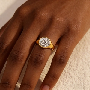 Vintage Edelstahl Siegelringe Für Damen Vergoldet Himmlische Sonne Mond Relief Strass Engel Münze Design Ring Schmuck
