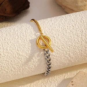 Bracelet minimaliste en acier inoxydable avec fermoir OT doré et maillons argentés