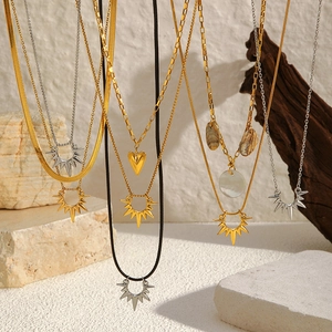 Collana con Pendente a Sole in Acciaio Inossidabile Oro Argento Minimalista Cuore Conchiglia Catena a Strati Gioielli Donna
