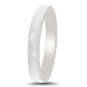Detailweergave van een grijze keramische ring met geometrisch ruitvormig oppervlak