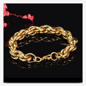 Close-up of 10mm chunky gold plated twisted rope bracelet with lobster clasp for men