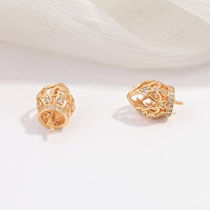 Pendentif couronne dorée élégant avec zircones cubiques micro-sertis pour bijoux personnalisés
