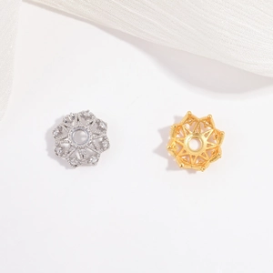 S925 Silber Perlenkappen mit Zirkon-Hohlblumen für DIY-Schmuckherstellung in Silber und Gold