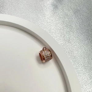 Roségoldene S925 Silber-Zylinderperle mit drei Reihen weißem Zirkonia für DIY-Schmuckherstellung
