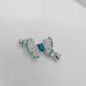 Chiusura per gioielli a fiocco in argento S925 con smeraldo e zirconi incastonati