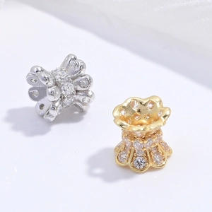 Squisito fiocco in argento S925 e perline corona d'oro con zirconi in micro-pave