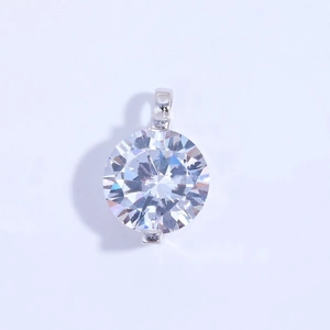 Vue macro du pendentif larme de sirène en argent S925 pour bijoux DIY faits main