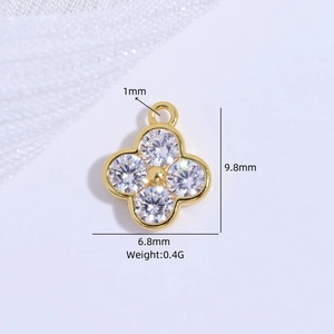 S925 sterling silver four-leaf clover pendant with white zircon and size parameters
