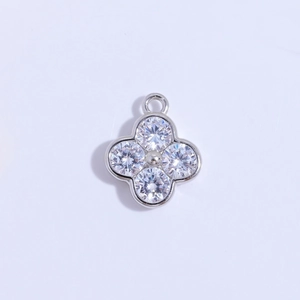 Elegant S925 sterling silver four-leaf flower pendant with sparkling clear zircon stones