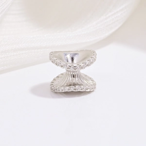 Exquisite S925 Sterlingsilber Herzperle mit funkelnder Zirkonia-Pflasterfassung für DIY