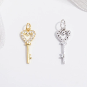 Elegant S925 sterling silver heart-shaped key pendant set with zircon stones
